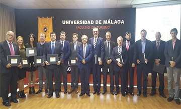 Distinción Honorífica para AEHCOS