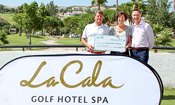 Entrega_recaudación a CUDECA por La Cala Resort