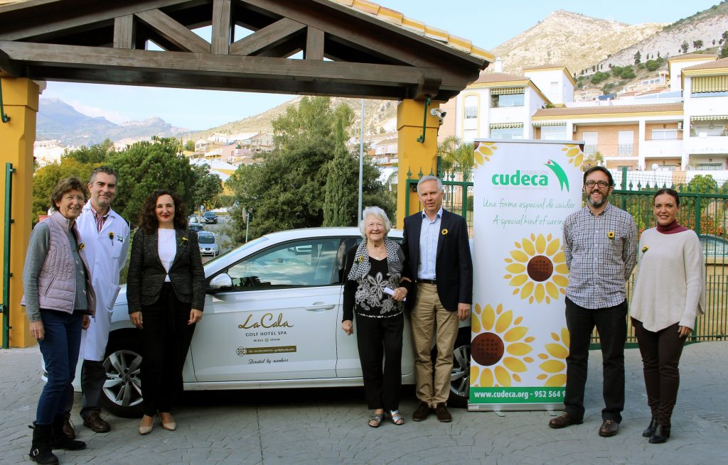 La Cala Resort entrega vehiculo asistencia a CUDECA
